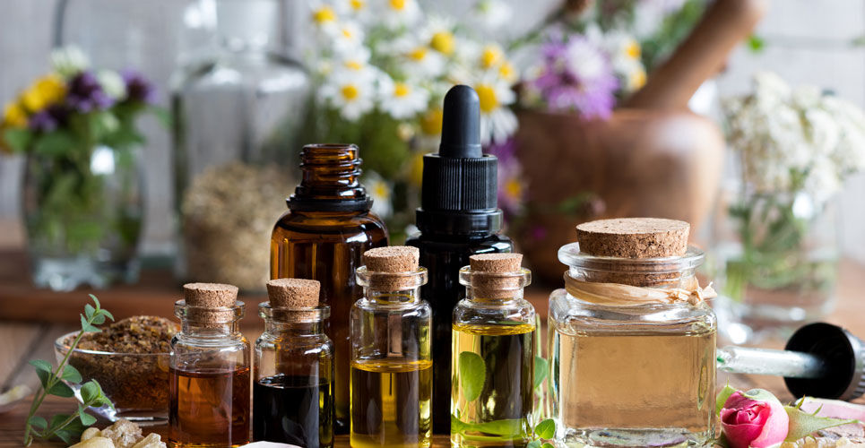Essential oil containing nasal spray reduces allergic rhinitis symptoms